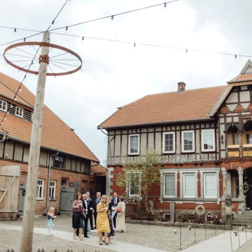 Locations 5 FarmInn_Hochzeitslocation_Hauptgebaeude